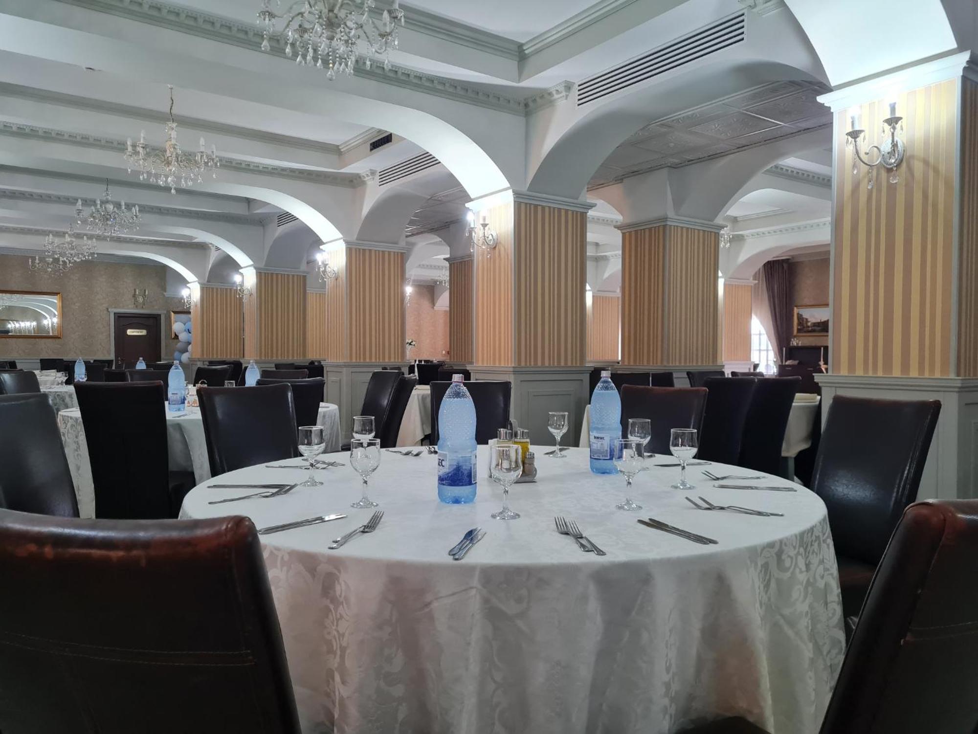 Hotel Valahia トゥルゴヴィシュテ エクステリア 写真