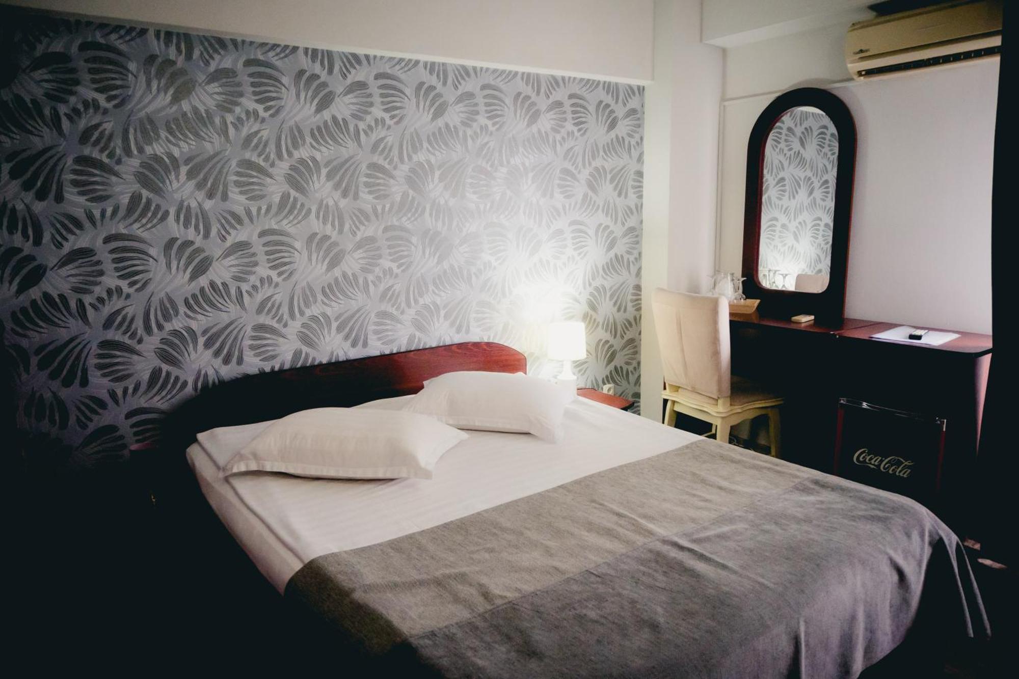 Hotel Valahia トゥルゴヴィシュテ エクステリア 写真