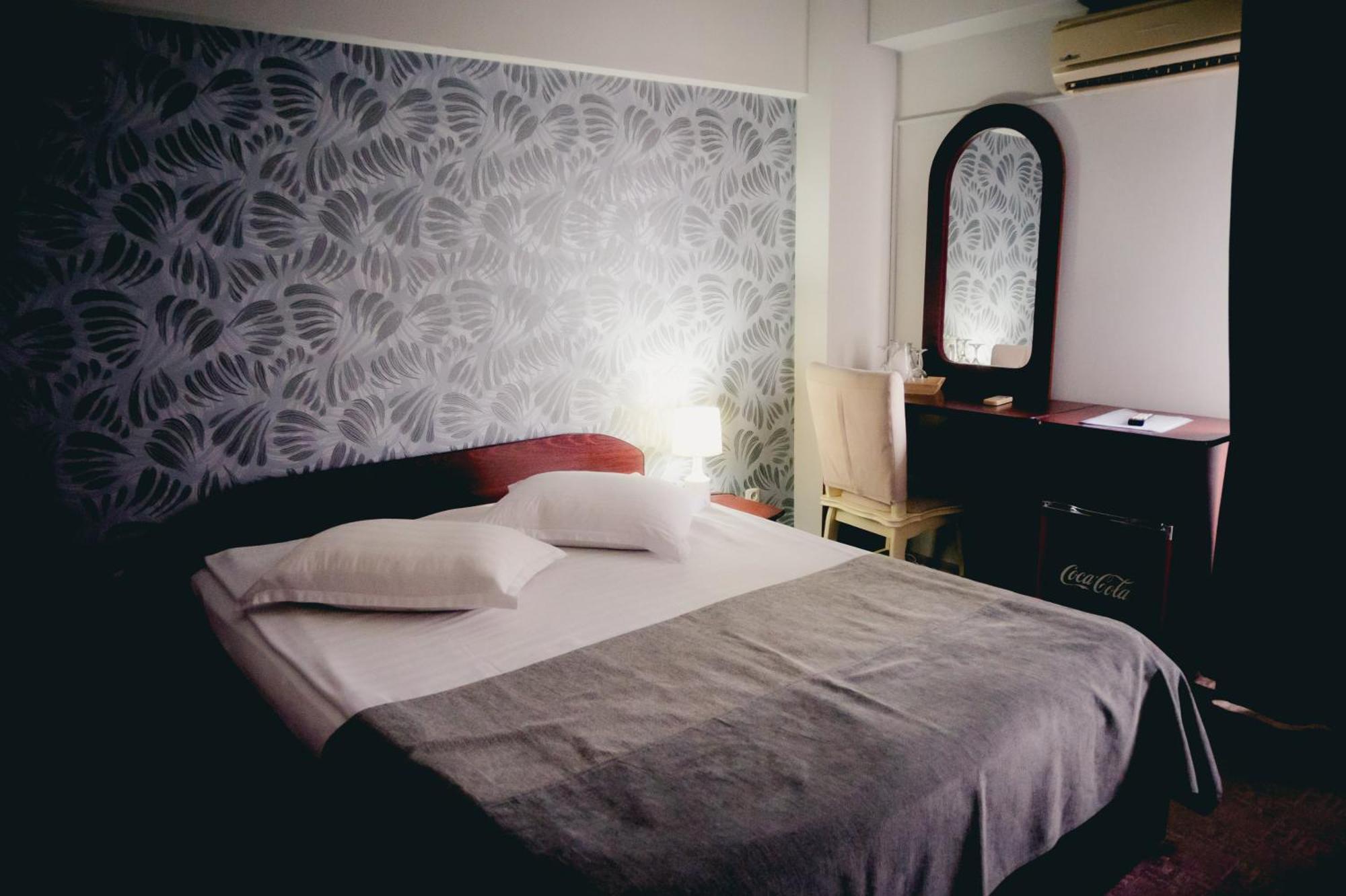 Hotel Valahia トゥルゴヴィシュテ エクステリア 写真