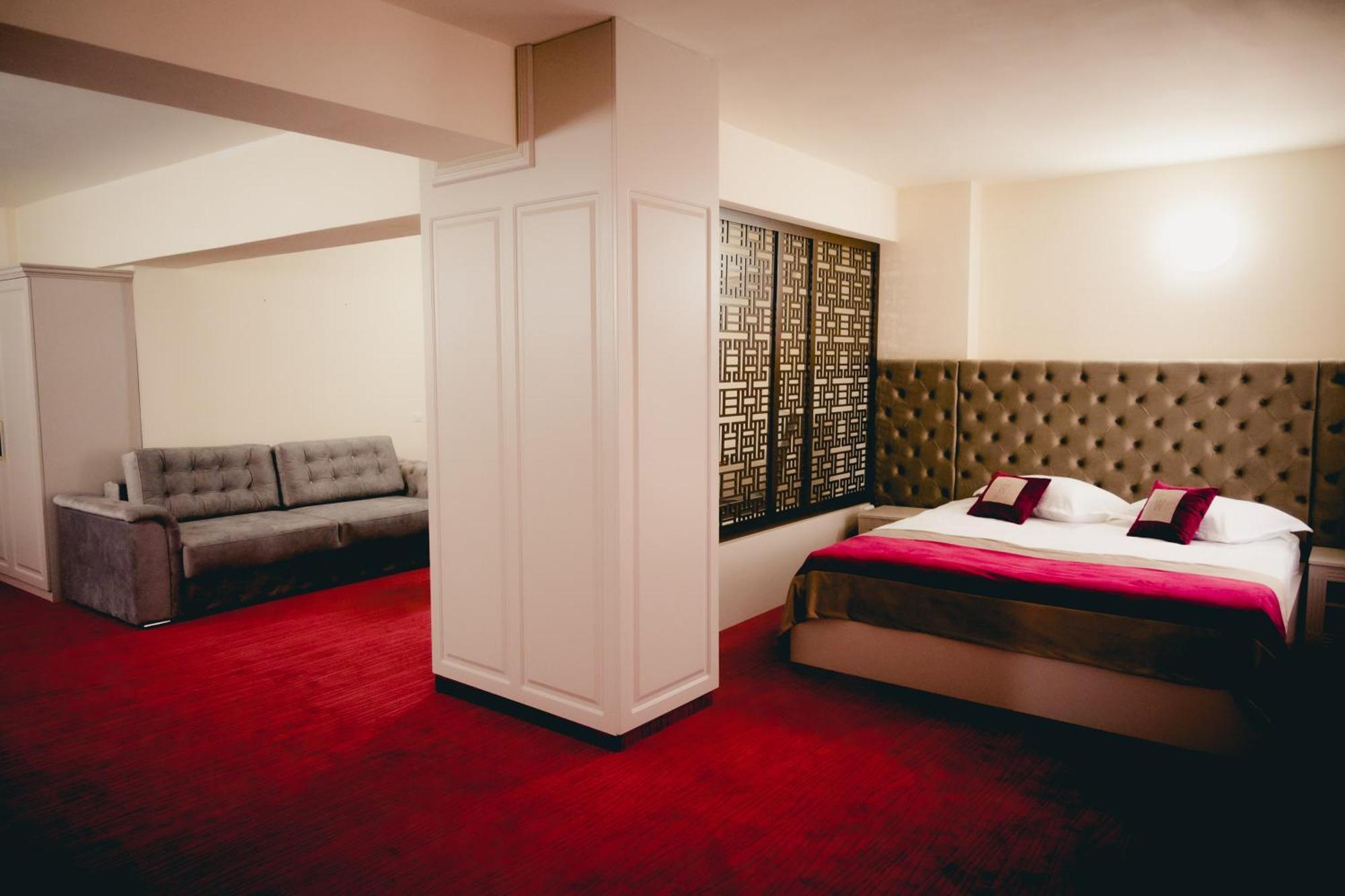 Hotel Valahia トゥルゴヴィシュテ エクステリア 写真