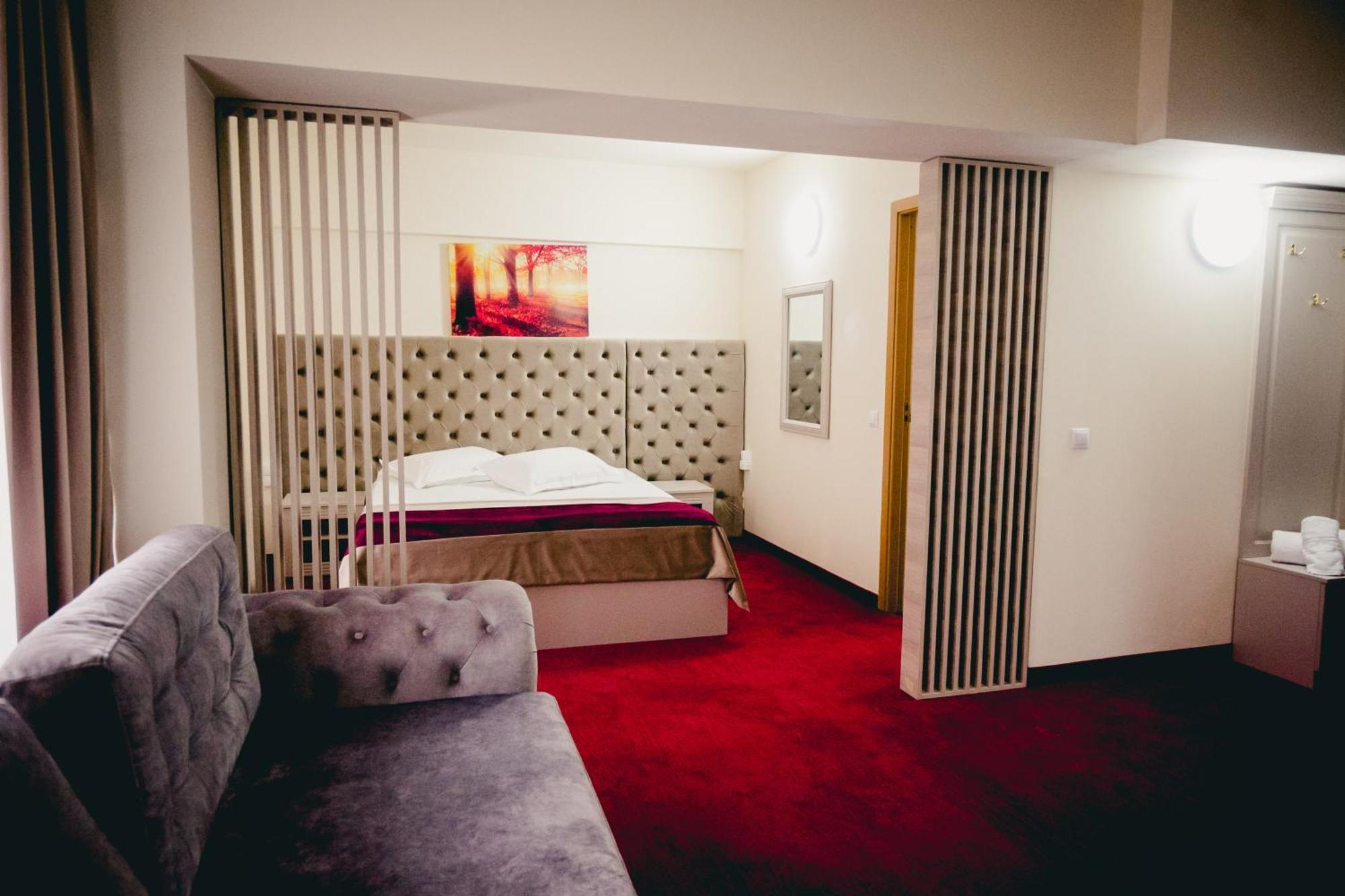 Hotel Valahia トゥルゴヴィシュテ エクステリア 写真