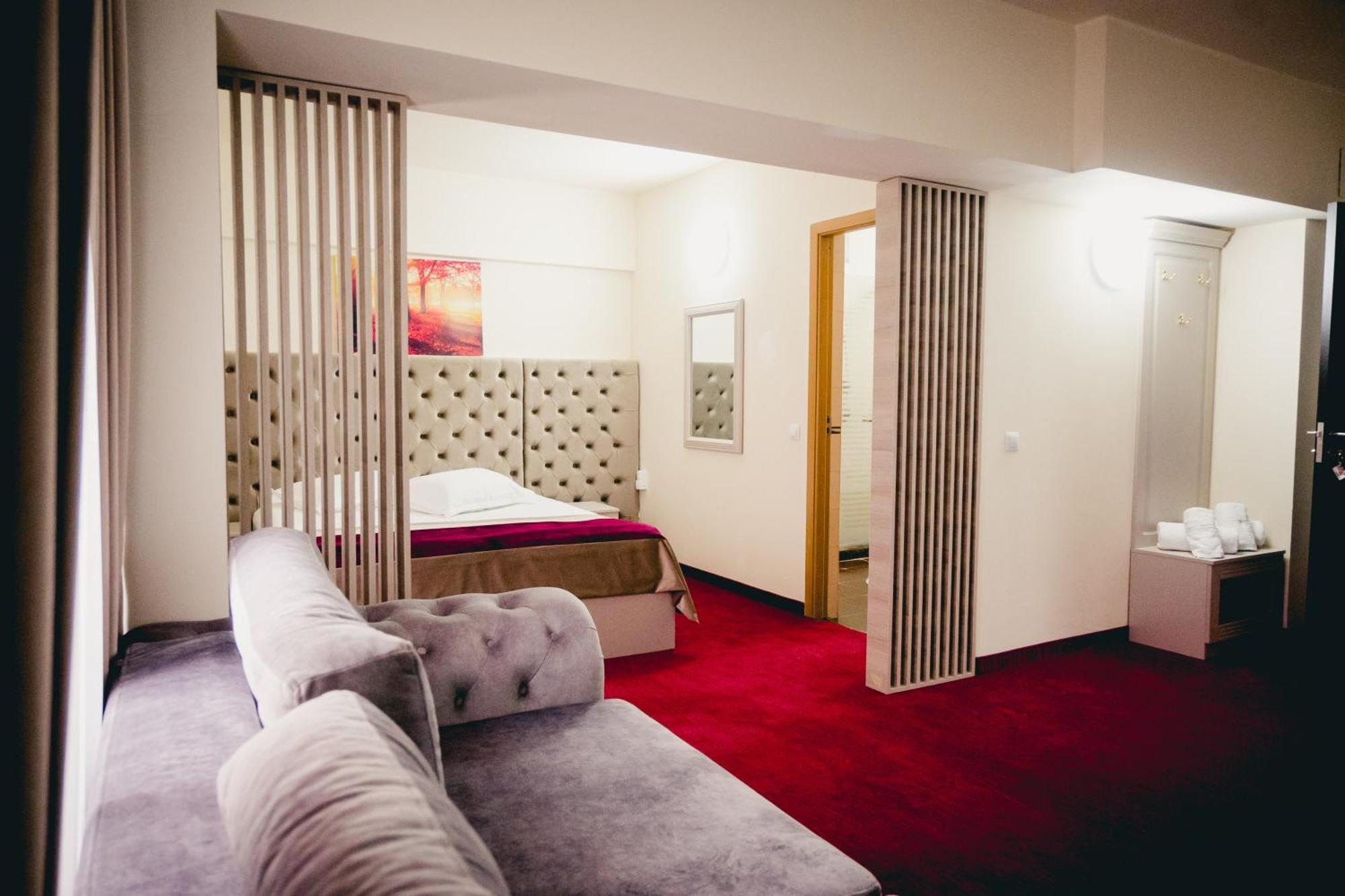 Hotel Valahia トゥルゴヴィシュテ エクステリア 写真