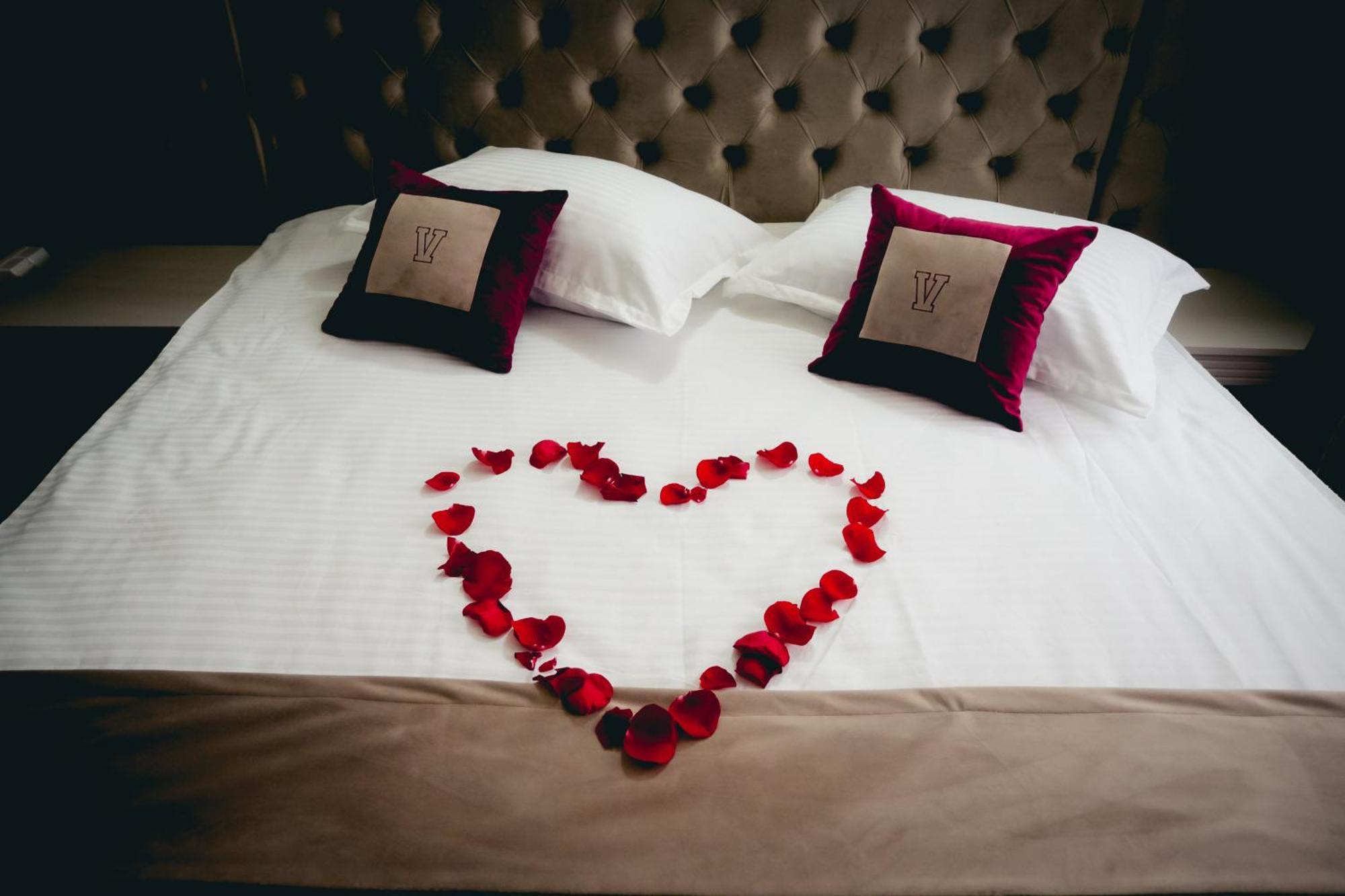 Hotel Valahia トゥルゴヴィシュテ エクステリア 写真