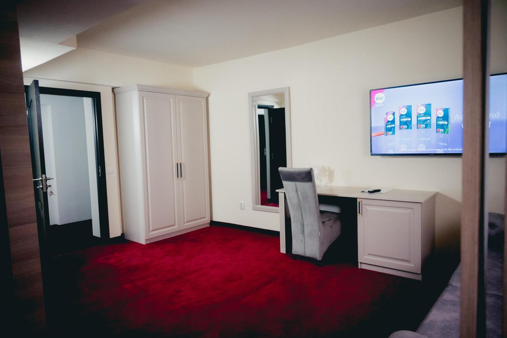 Hotel Valahia トゥルゴヴィシュテ エクステリア 写真