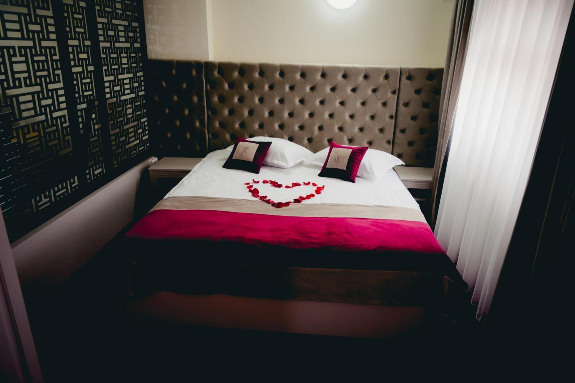 Hotel Valahia トゥルゴヴィシュテ エクステリア 写真