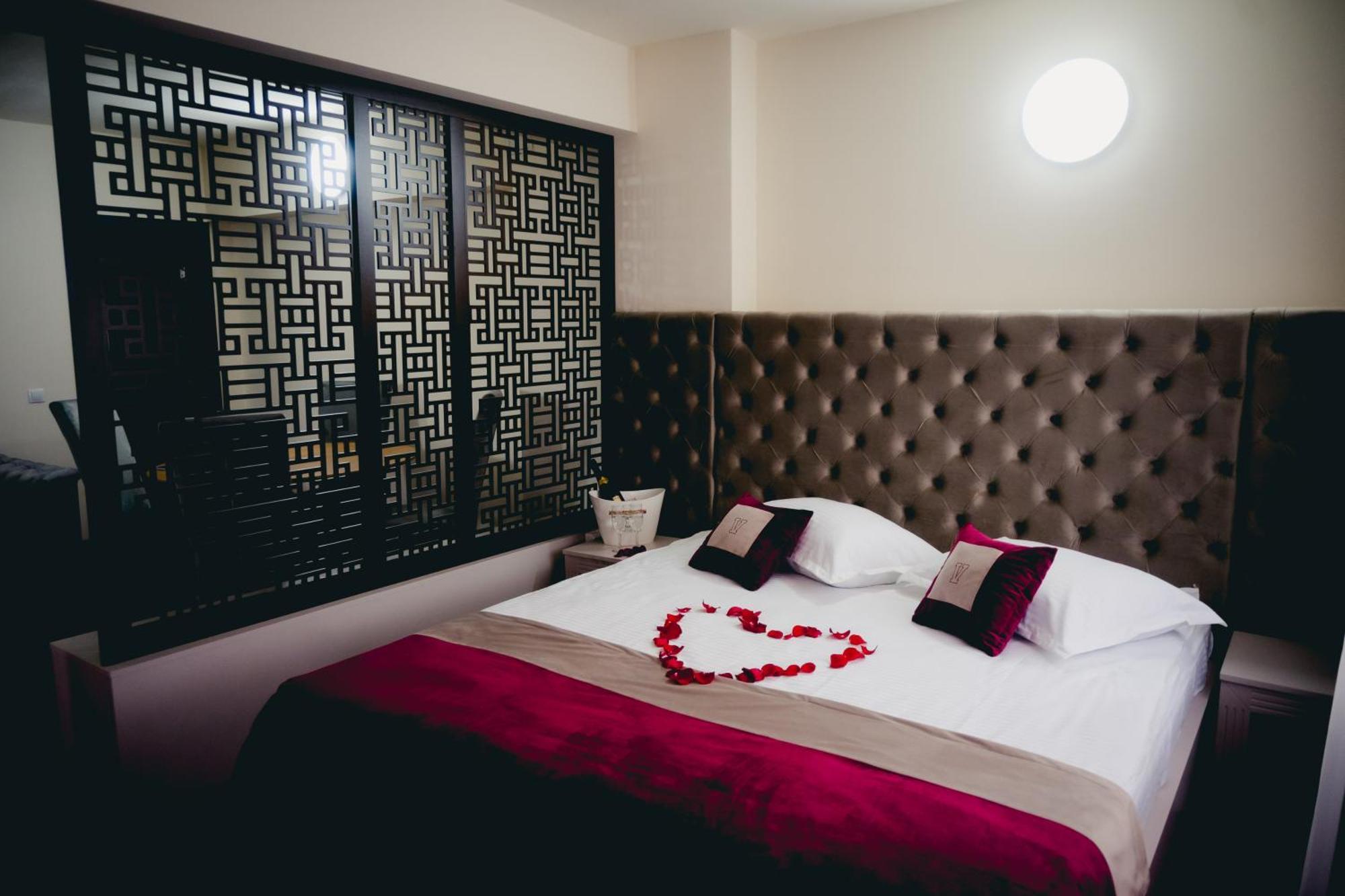 Hotel Valahia トゥルゴヴィシュテ エクステリア 写真