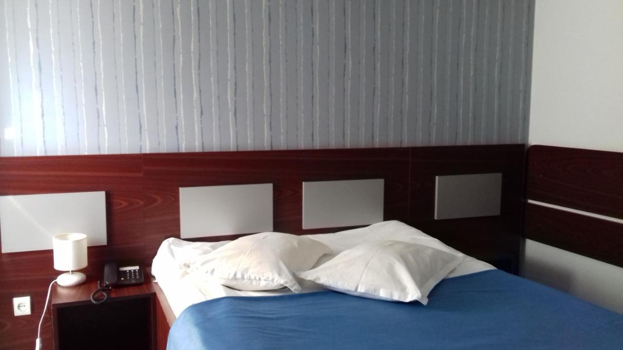 Hotel Valahia トゥルゴヴィシュテ エクステリア 写真